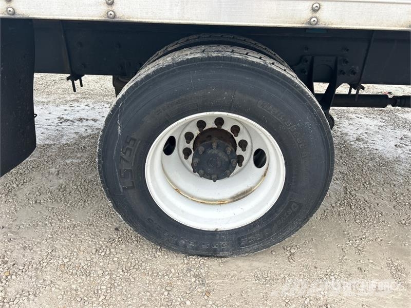 International MV607 4x2 Van Truck Kofferaufbau