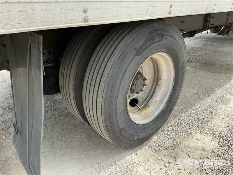 International MV607 4x2 Van Truck Autocamioane