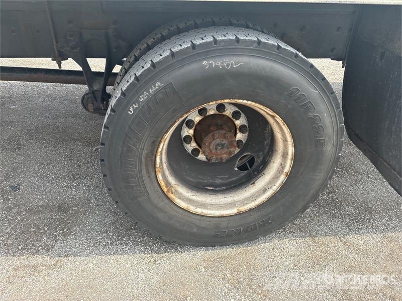 International MV607 4x2 Van Truck Φορτηγά Κόφα