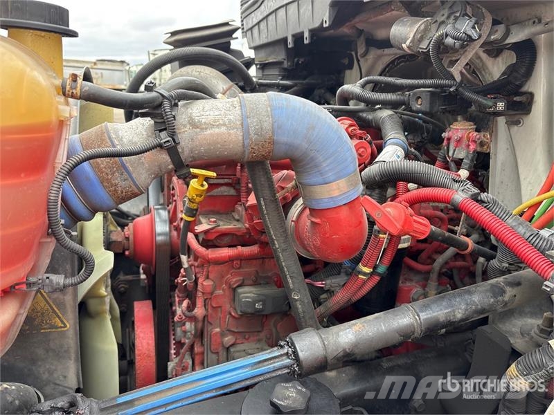 International MV607 4x2 Van Truck Sanduk kamioni