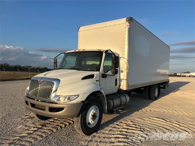 International MV607 4x2 Van Truck Dobozos teherautók