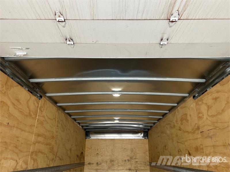 International MV607 4x2 Van Truck Kofferaufbau