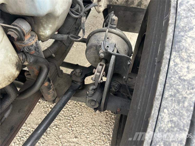 International MV607 4x2 Van Truck Kofferaufbau