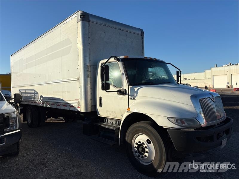 International MV607 4x2 Van Truck Camiões de caixa fechada