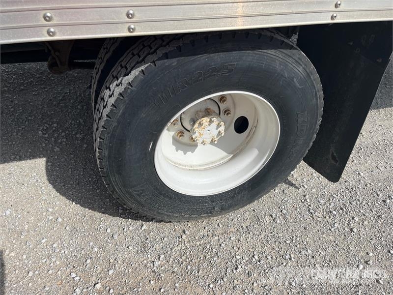 International MV607 4x2 Van Truck Samochody ciężarowe ze skrzynią zamkniętą