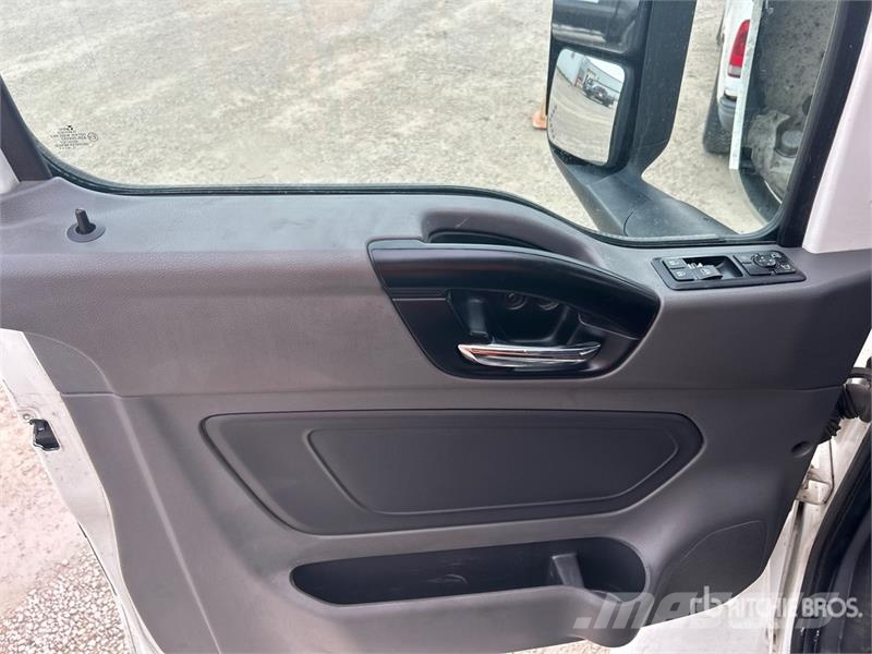 International MV607 4x2 Van Truck Kofferaufbau