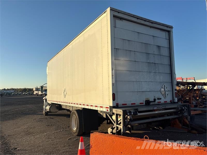 International MV607 4x2 Van Truck Camiões de caixa fechada