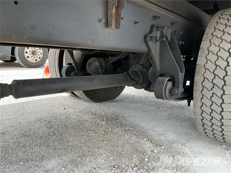 International MV607 4x2 Van Truck Autocamioane