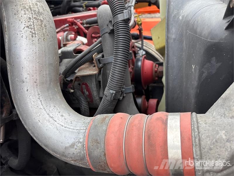 International MV607 4x2 Van Truck Sanduk kamioni