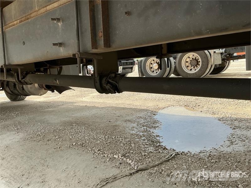 International MV607 4x2 Van Truck Autocamioane