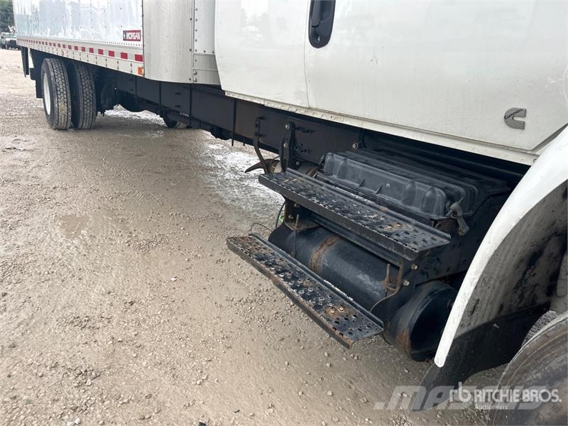 International MV607 4x2 Van Truck Kofferaufbau