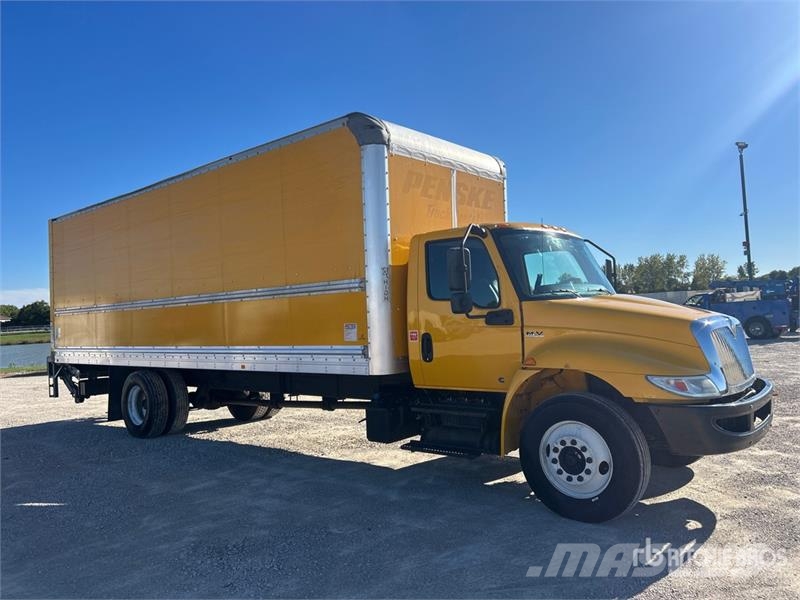 International MV607 4x2 Van Truck Bakwagens met gesloten opbouw