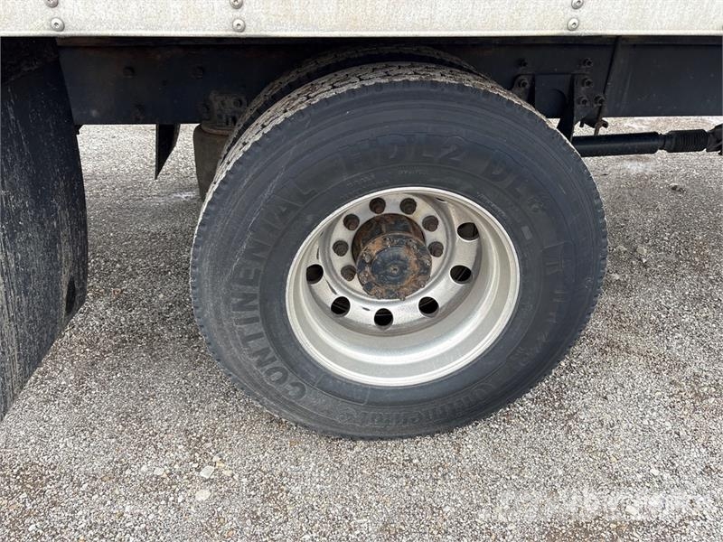 International MV607 4x2 Van Truck Sanduk kamioni
