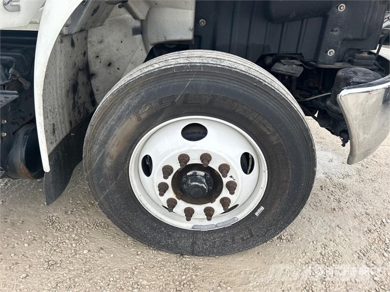 International MV607 4x2 Van Truck Kofferaufbau