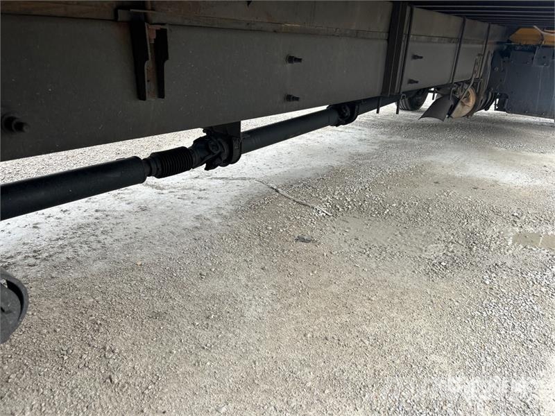 International MV607 4x2 Van Truck Bakwagens met gesloten opbouw
