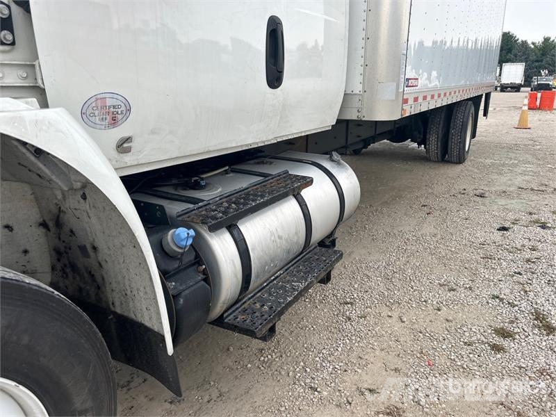 International MV607 4x2 Van Truck Kofferaufbau