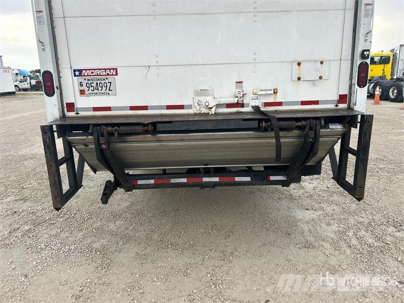 International MV607 4x2 Van Truck Kofferaufbau