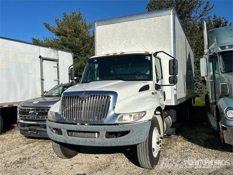 International MV607 4x2 Van Truck Fast kasse