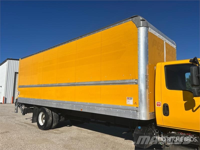 International MV607 4x2 Van Truck Bakwagens met gesloten opbouw