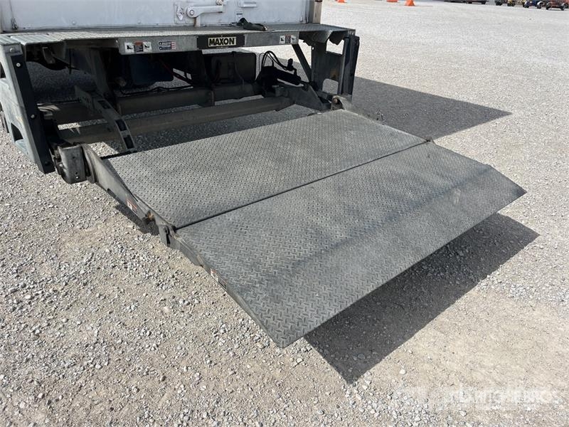 International MV607 4x2 Van Truck Samochody ciężarowe ze skrzynią zamkniętą