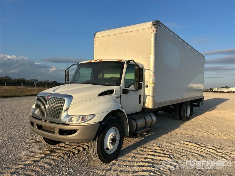 International MV607 4x2 Van Truck Dobozos teherautók
