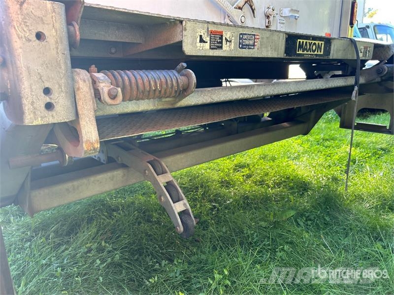 International MV607 4x2 Van Truck Fast kasse