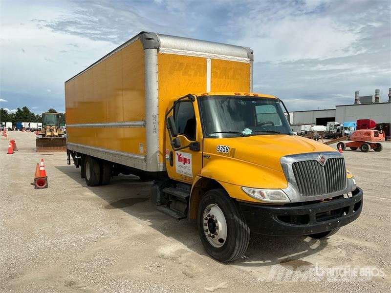 International MV607 4x2 Van Truck Autocamioane