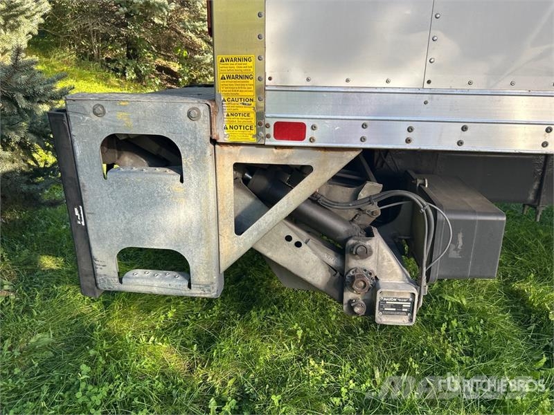 International MV607 4x2 Van Truck Fast kasse