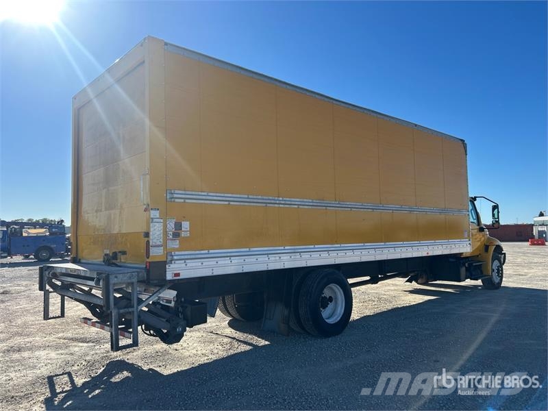 International MV607 4x2 Van Truck Bakwagens met gesloten opbouw