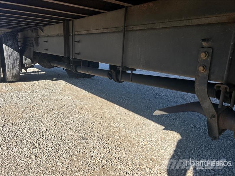 International MV607 4x2 Van Truck Bakwagens met gesloten opbouw