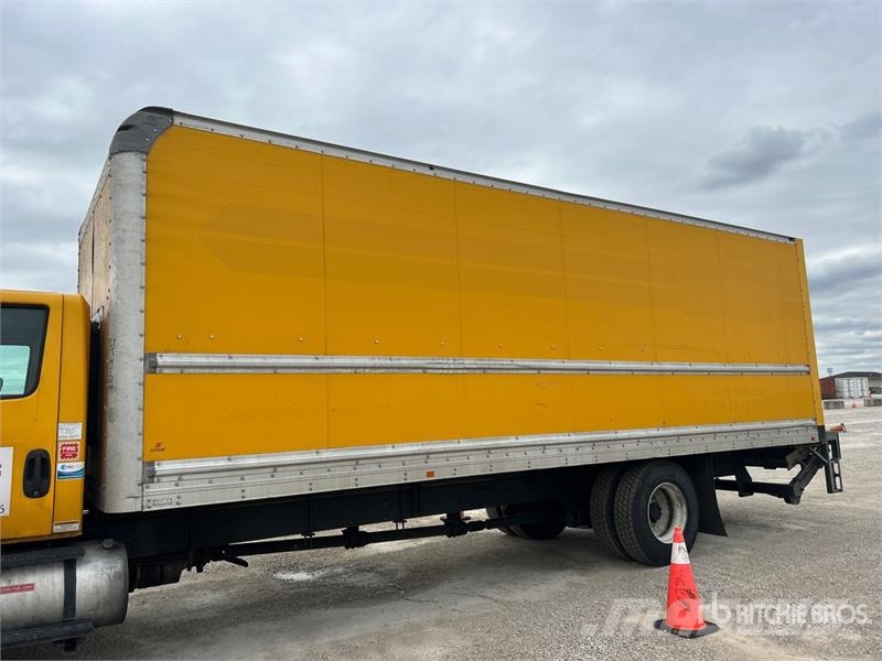 International MV607 4x2 Van Truck Bakwagens met gesloten opbouw
