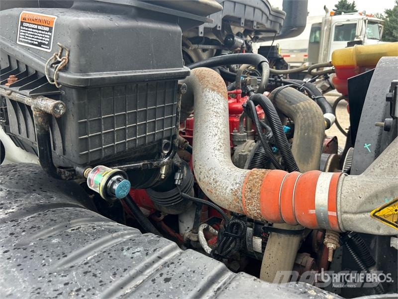 International MV607 6x4 Locomotive Service Truck 多目的/汎用車両