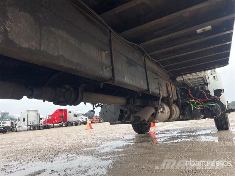 International MV607 6x4 Locomotive Van Truck Furgons