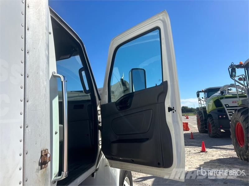 International MV607 6x4 Service Truck Комунальні автомобілі / автомобілі загального призначення