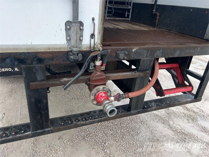 International MV607 6x4 Locomotive Van Truck Furgons