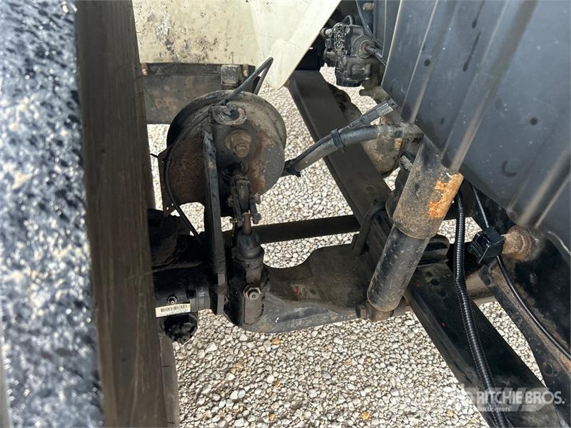 International MV607 6x4 Locomotive Service Truck 多目的/汎用車両