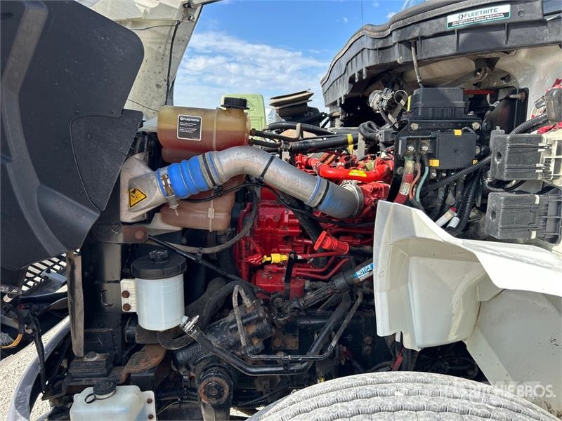 International MV607 6x4 Locomotive Service Truck مركبات الأغراض العامة