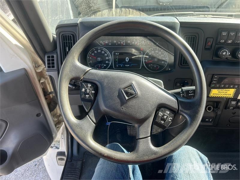 International MV607 6x4 Service Truck Комунальні автомобілі / автомобілі загального призначення