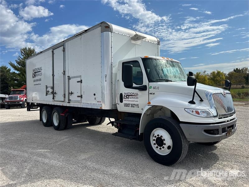 International MV607 6x4 Locomotive Service Truck مركبات الأغراض العامة