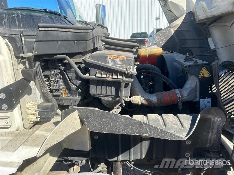 International MV607 6x4 Service Truck Комунальні автомобілі / автомобілі загального призначення