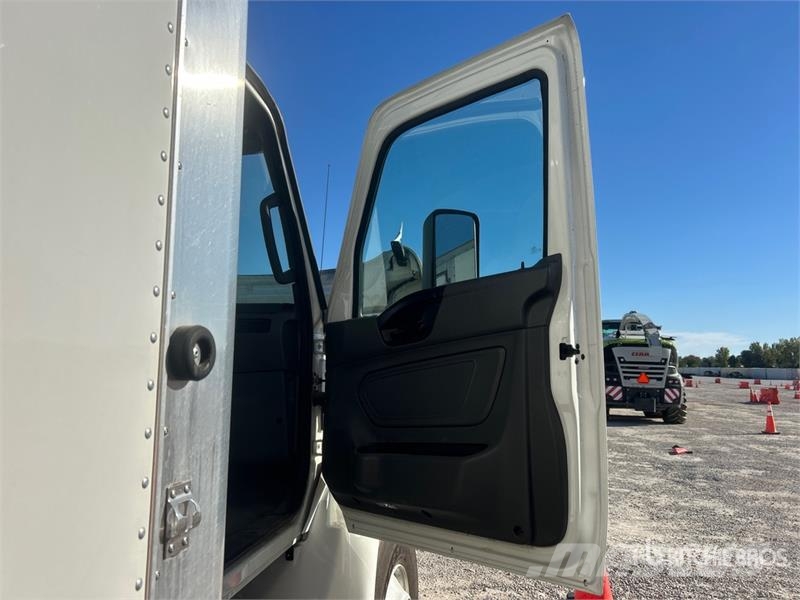 International MV607 6x4 Locomotive Service Truck Municipal / general purpose vehicles
