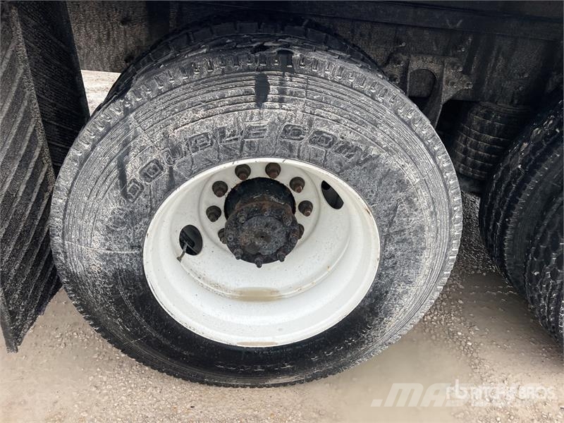 International MV607 6x4 Locomotive Van Truck Furgons