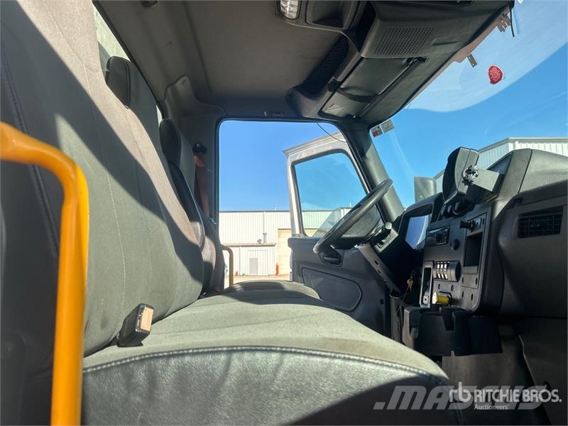 International MV607 6x4 Locomotive Service Truck Municipal / general purpose vehicles