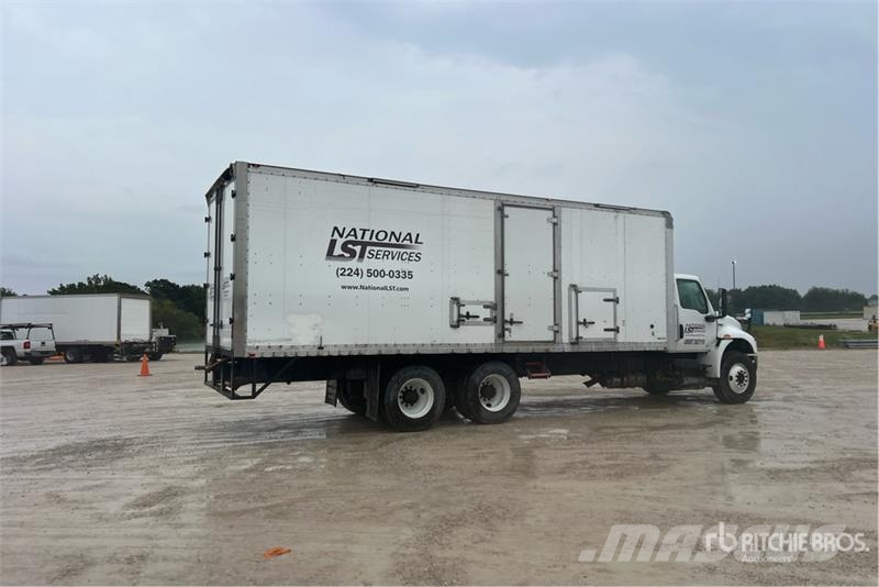 International MV607 6x4 Locomotive Van Truck Furgons