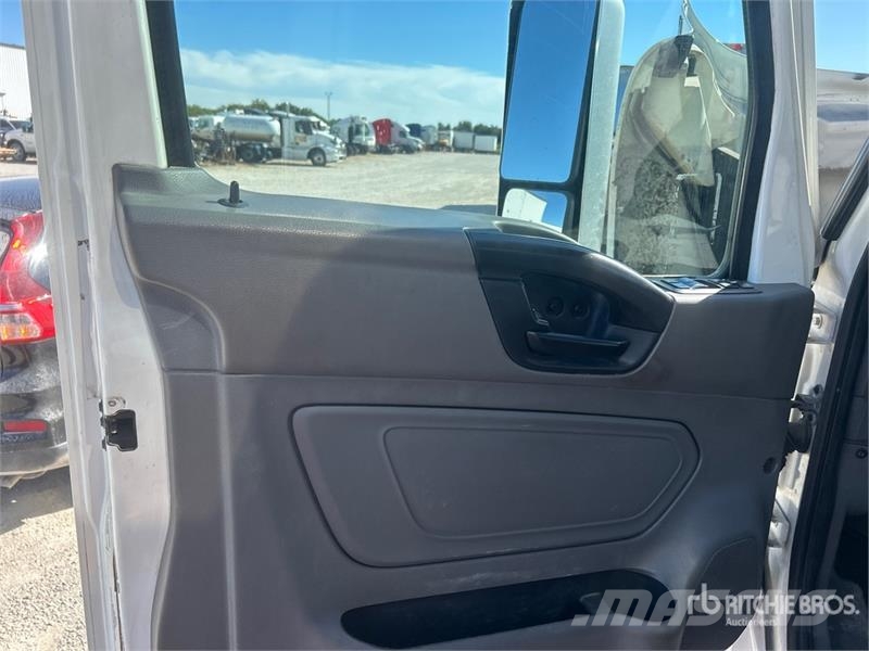 International MV607 6x4 Service Truck Комунальні автомобілі / автомобілі загального призначення