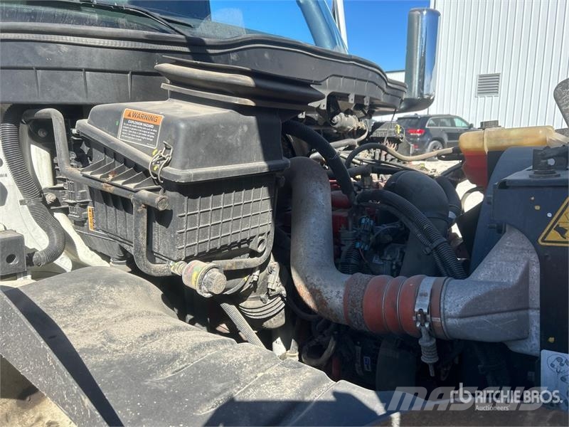 International MV607 6x4 Service Truck Комунальні автомобілі / автомобілі загального призначення