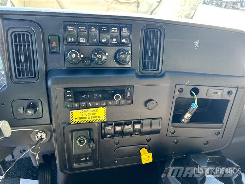 International MV607 6x4 Locomotive Service Truck Kommunal-Sonderfahrzeuge
