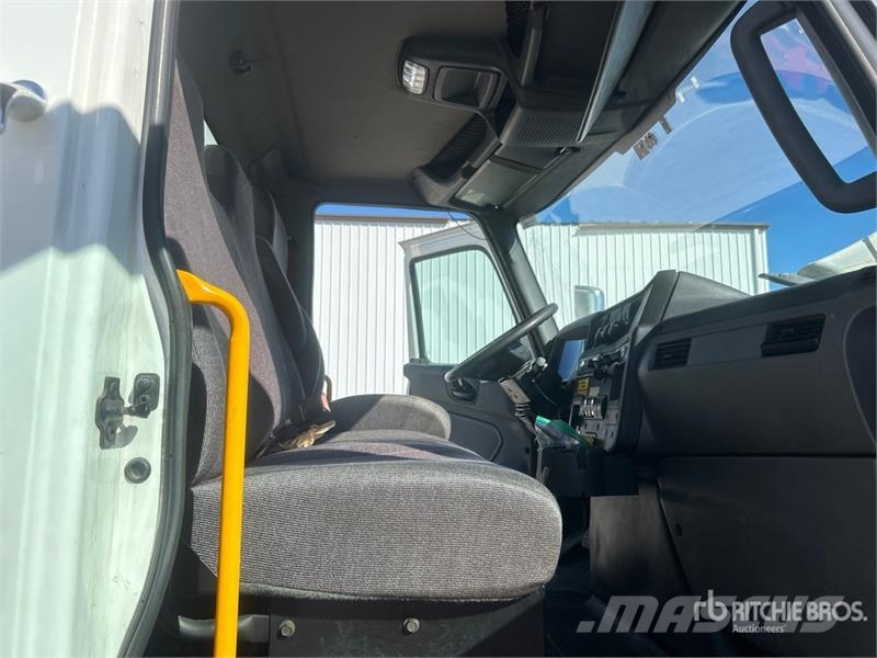 International MV607 6x4 Service Truck Комунальні автомобілі / автомобілі загального призначення