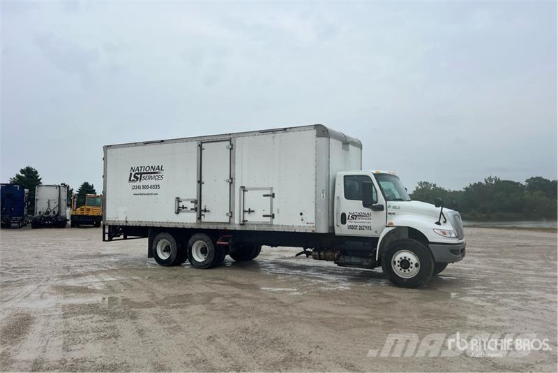 International MV607 6x4 Locomotive Van Truck Furgons