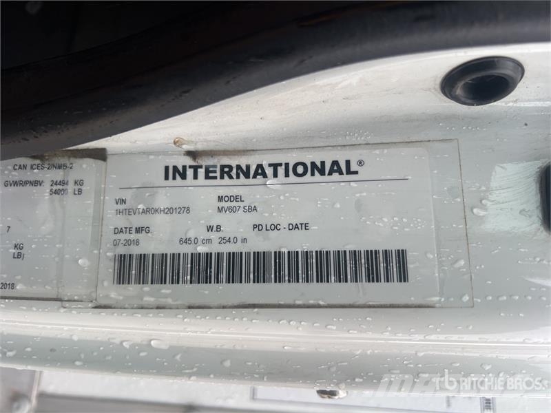 International MV607 6x4 Locomotive Van Truck Furgons